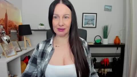 Snapshot of velvet_jasmine chatting on October 2025 05:39:02 AM Jasmine online show from October 2025 05:39:02 AM