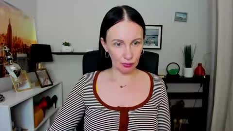 Snapshot of velvet_jasmine chatting on October 2025 05:36:02 PM Jasmine online show from October 2025 05:36:02 PM