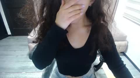 velvet_moon_v online show from October 2025 01:09:02 PM