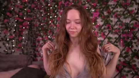 Snapshot of velvet_vice chatting on December 2025 06:12:02 PM Polly online show from December 2025 06:12:02 PM