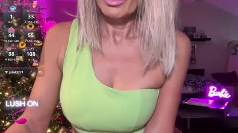VelvetBarbie online show from December 2024 06:22:02 PM