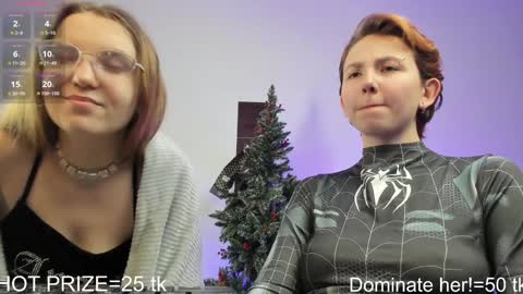CLEOshort hair  TIna long hair  online show from December 2024 07:53:02 PM