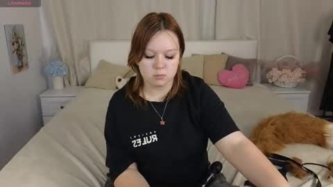 velvetvixonx online show from September 2025 06:07:01 PM