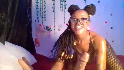 Snapshot of velvetyvixen chatting on November 2025 04:34:01 AM COCO XOXO online show from November 2025 04:34:01 AM