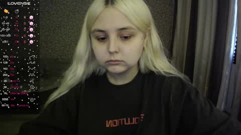 Snapshot of vendymories chatting on October 2025 11:29:02 AM eva 3 online show from October 2025 11:29:02 AM