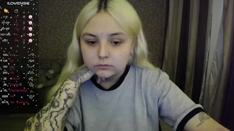 Snapshot of vendymories chatting on October 2025 11:32:02 AM eva 3 online show from October 2025 11:32:02 AM