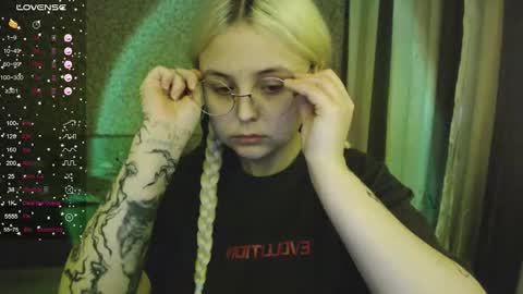 Snapshot of vendymories chatting on October 2025 05:51:02 AM eva 3 online show from October 2025 05:51:02 AM