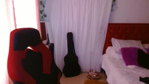 Snapshot of venecasexy44 chatting on October 2025 12:28:02 PM venecasexy44 online show from October 2025 12:28:02 PM