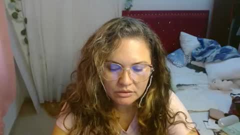 Snapshot of venecasexy44 chatting on November 2025 12:06:01 PM venecasexy44 online show from November 2025 12:06:01 PM