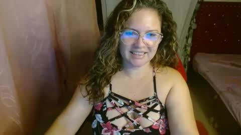 Snapshot of venecasexy44 chatting on November 2025 09:28:02 AM venecasexy44 online show from November 2025 09:28:02 AM