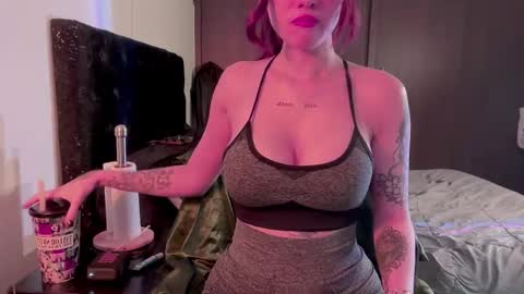 Lanna   online show from October 2025 11:32:02 AM