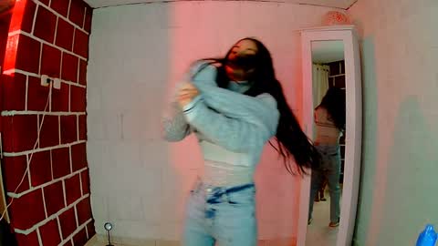 Snapshot of venus_megan chatting on December 2024 12:29:01 AM emily independent account MY conextion 1100 GTM to 17hr GTM online show from December 2024 12:29:01 AM