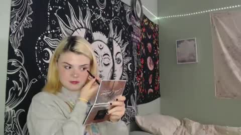 Miss Venus online show from September 2025 01:27:01 PM