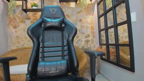 Venus Blazer  online show from November 2025 11:10:01 AM