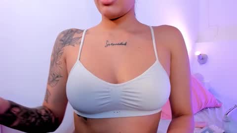 Snapshot of venusevans1 chatting on December 2025 04:00:01 PM Venus Evans online show from December 2025 04:00:01 PM