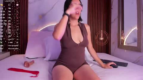 Snapshot of venusgreys1_ chatting on September 2025 11:44:01 AM Venus online show from September 2025 11:44:01 AM