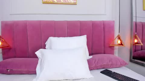 Snapshot of venusgreys1_ chatting on October 2025 12:04:02 PM Venus online show from October 2025 12:04:02 PM