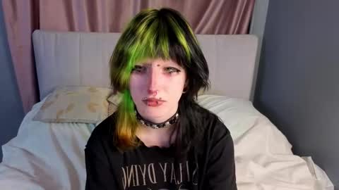 Erica online show from October 2025 08:11:02 PM