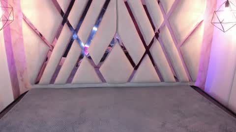 Domelipa  online show from February 2025 11:45:02 AM