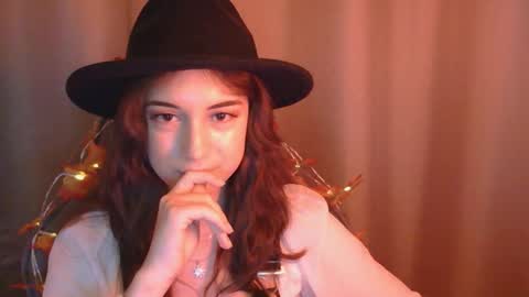 Snapshot of veralush chatting on November 2025 01:54:02 PM Una online show from November 2025 01:54:02 PM