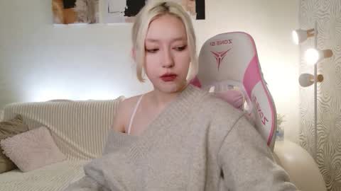 Mia online show from October 2025 06:30:01 AM