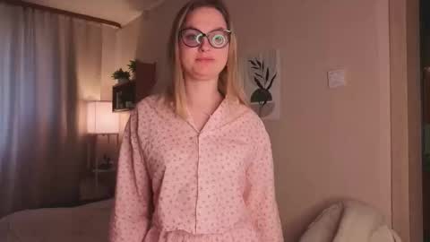 Snapshot of verocat chatting on October 2025 05:16:02 AM Veronica online show from October 2025 05:16:02 AM