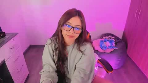 Verolake online show from October 2025 07:48:02 PM