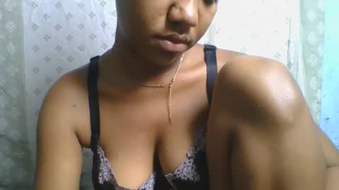 verolla31 online show from October 2025 04:09:01 PM