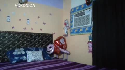 Vernica20122 online show from December 2024 04:31:01 AM