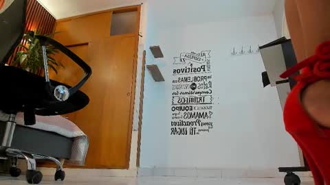 VERONICA online show from October 2025 08:31:01 PM