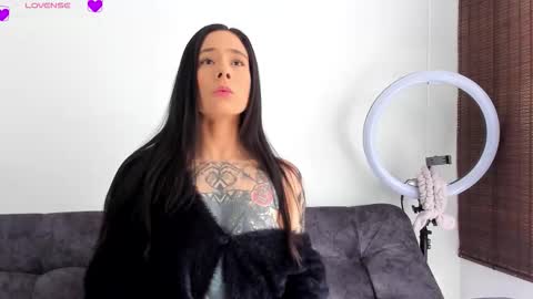 VeronicaTonu online show from October 2025 03:00:02 PM