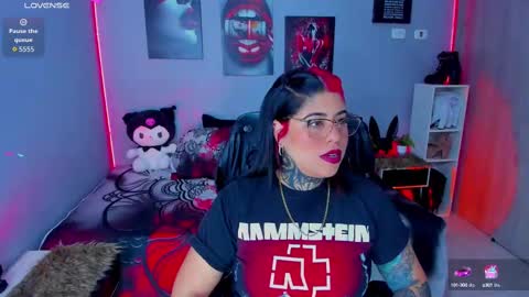 Snapshot of veronika_metalstar chatting on September 2025 11:04:02 AM Miss Veronika online show from September 2025 11:04:02 AM