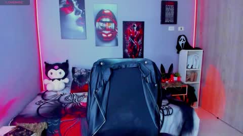 Snapshot of veronika_metalstar chatting on November 2025 07:13:01 PM Miss Veronika online show from November 2025 07:13:01 PM