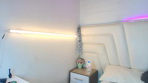 Snapshot of verooxxx_ chatting on November 2025 03:08:02 AM Verooxxx online show from November 2025 03:08:02 AM