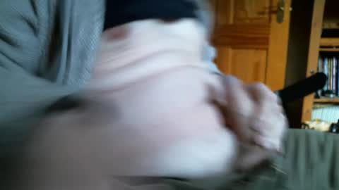 Snapshot of veryhornyoldman1504 chatting on November 2025 04:09:02 PM Mark online show from November 2025 04:09:02 PM