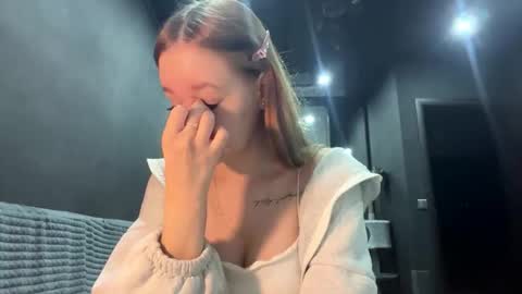 Snapshot of vestaszanto chatting on November 2025 02:16:02 PM Esta online show from November 2025 02:16:02 PM