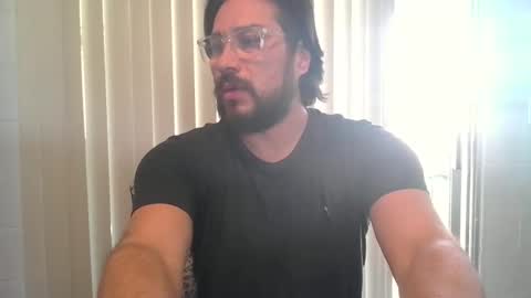 vesturelove online show from November 2025 08:18:01 PM