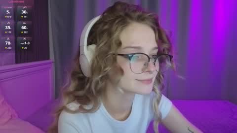 Snapshot of vialeta_baby chatting on October 2025 10:49:02 PM Vi online show from October 2025 10:49:02 PM