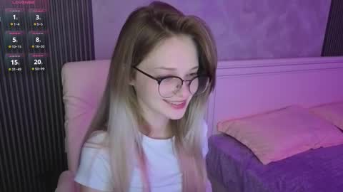 Snapshot of vialeta_baby chatting on October 2025 10:42:01 PM Vi online show from October 2025 10:42:01 PM