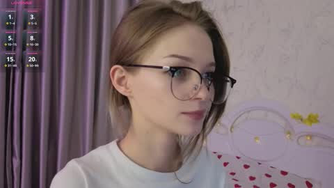 Snapshot of vialeta_baby chatting on November 2025 11:14:01 PM Vi online show from November 2025 11:14:01 PM