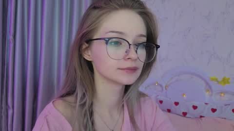 Snapshot of vialeta_baby chatting on November 2025 02:10:02 AM Vi online show from November 2025 02:10:02 AM