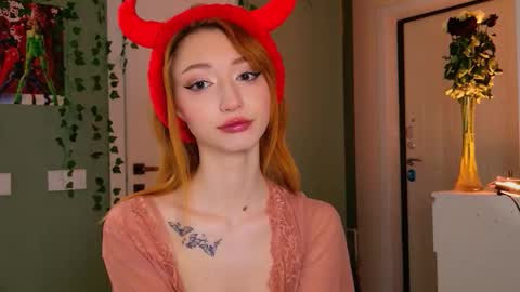 Snapshot of viaress chatting on September 2025 05:37:01 PM VIARESS online show from September 2025 05:37:01 PM