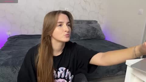 Snapshot of vibe_and_night chatting on October 2025 10:15:01 AM Vail and Nevada online show from October 2025 10:15:01 AM