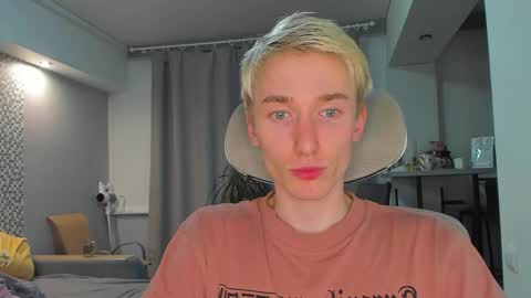 vibemygirl online show from November 2025 07:01:02 PM