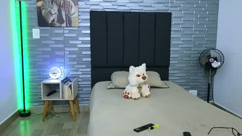 Victor cardenas online show from February 2025 11:11:01 PM