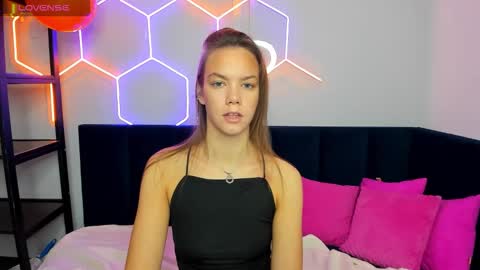 vickie_smith online show from October 2025 01:28:01 AM