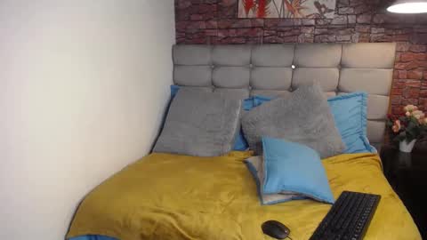 VICTORIA online show from March 2025 07:48:01 PM