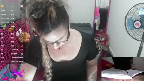 Valentina online show from October 2025 07:25:02 PM