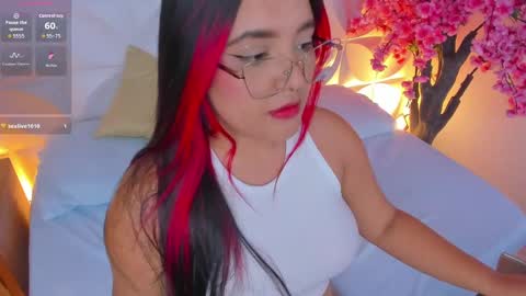 Victoria online show from October 2025 07:43:01 PM