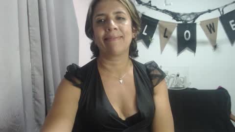 Snapshot of victoria25_meester chatting on October 2025 09:35:02 PM Hi guys Im victoria Be the one who can control me in PVT online show from October 2025 09:35:02 PM